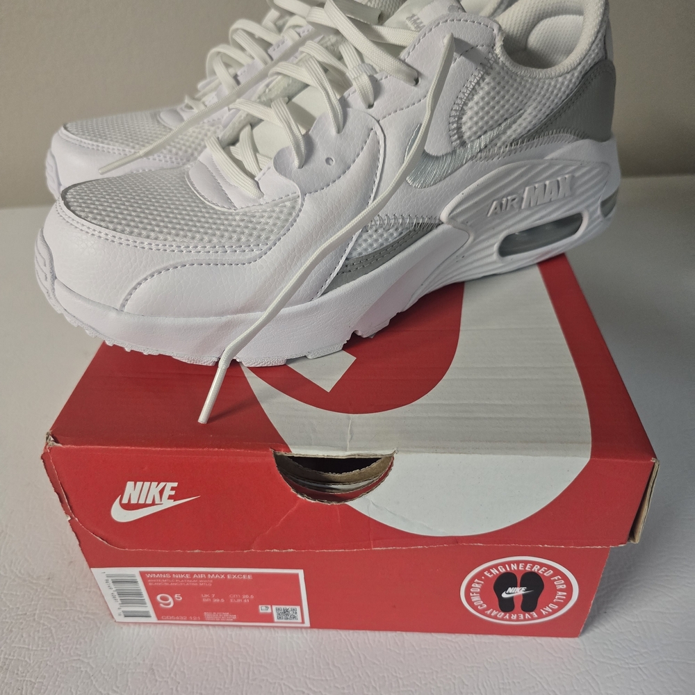 Nike Air Max White and Gray Athletic Shoes